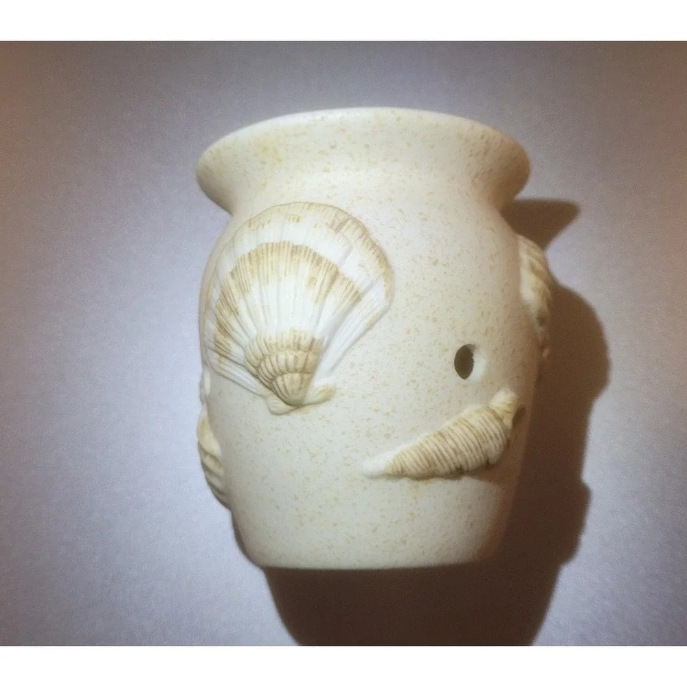 Scentsy Seashells Beach Themed Wall Plug-in Wax Warmer‎ Night Light